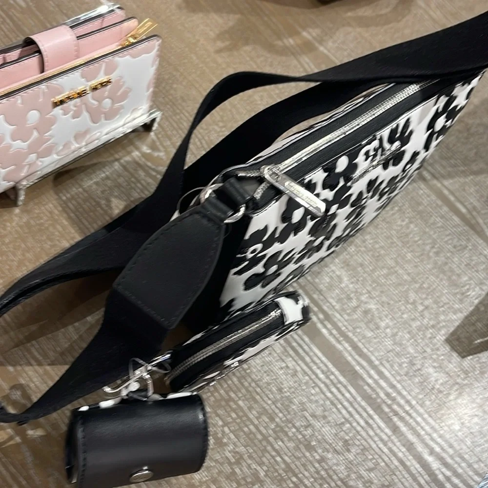 Michael Kors Jet Set Sm Sequined Floral Print Crossbody Case for Apple Airpods P - Picture 11 of 16